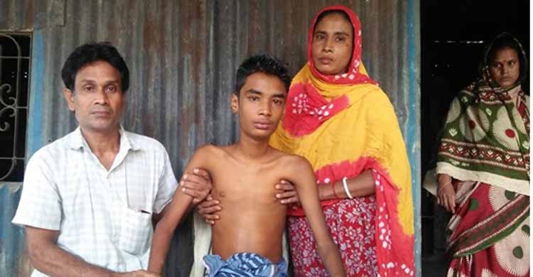 রায়পুরায় ক্যান্সার আক্রান্ত সন্তানকে বাঁচাতে বাবা-মা’র আকুতি